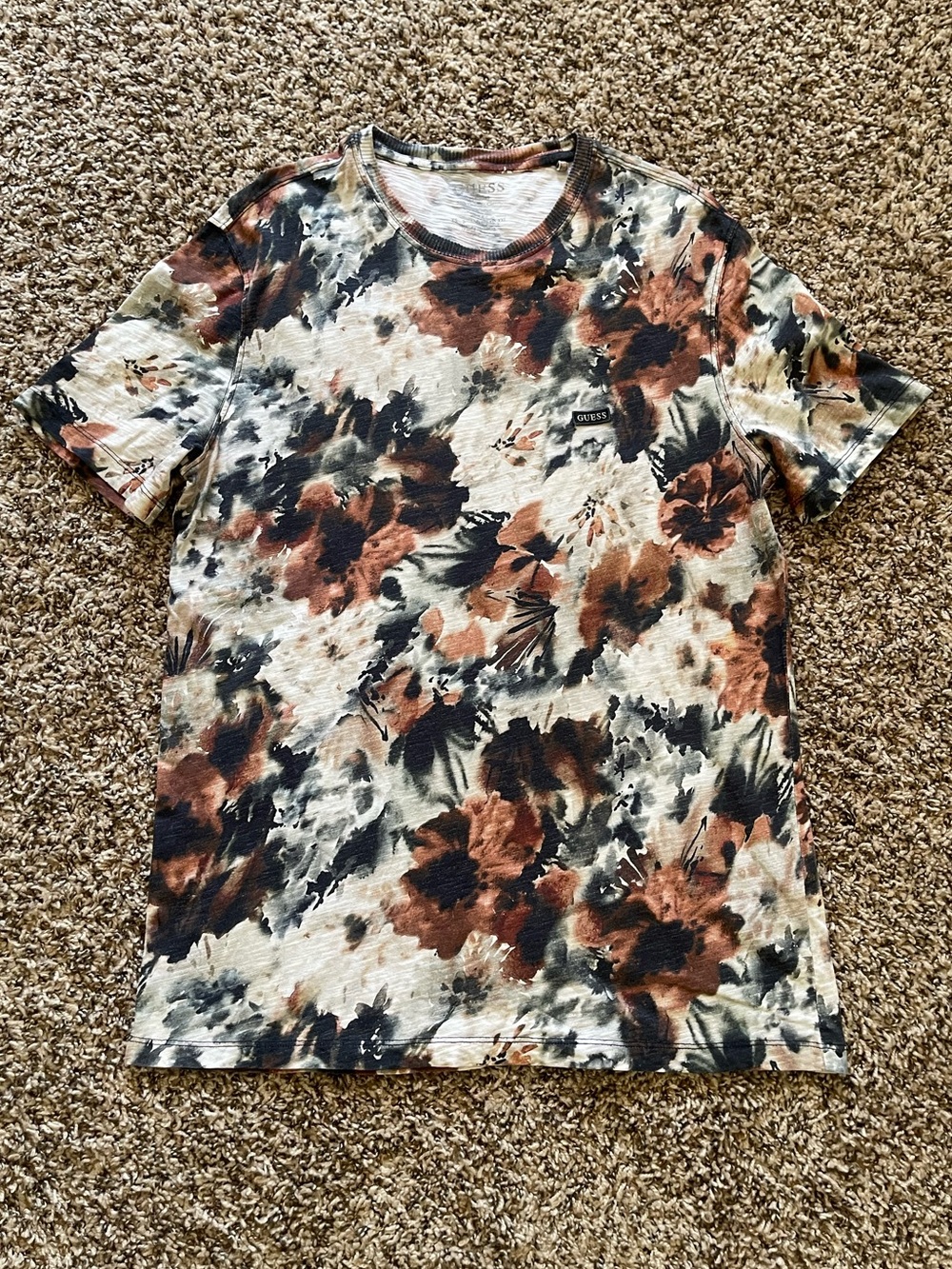 GUESS Men’s L Eco Slub Tee All Over Floral Watercolor Print‎ Slim Fit T-Shirt